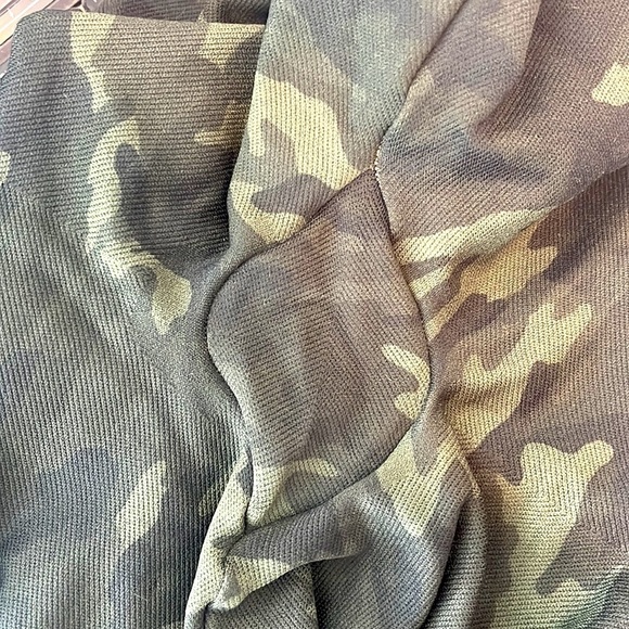 Spanx Seamless Camo Leggings Green Women’s Size Small - Picture 7 of 15